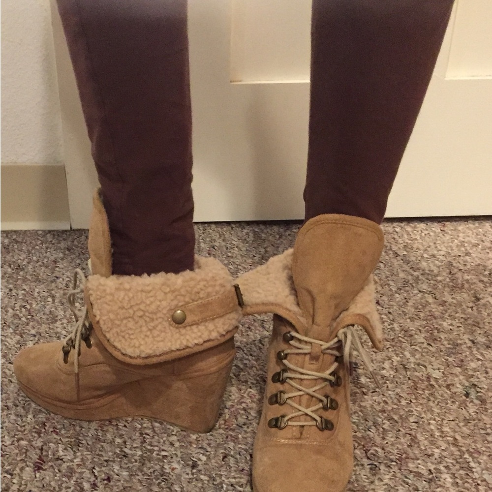 🎉 host pick size  8 wedge boots